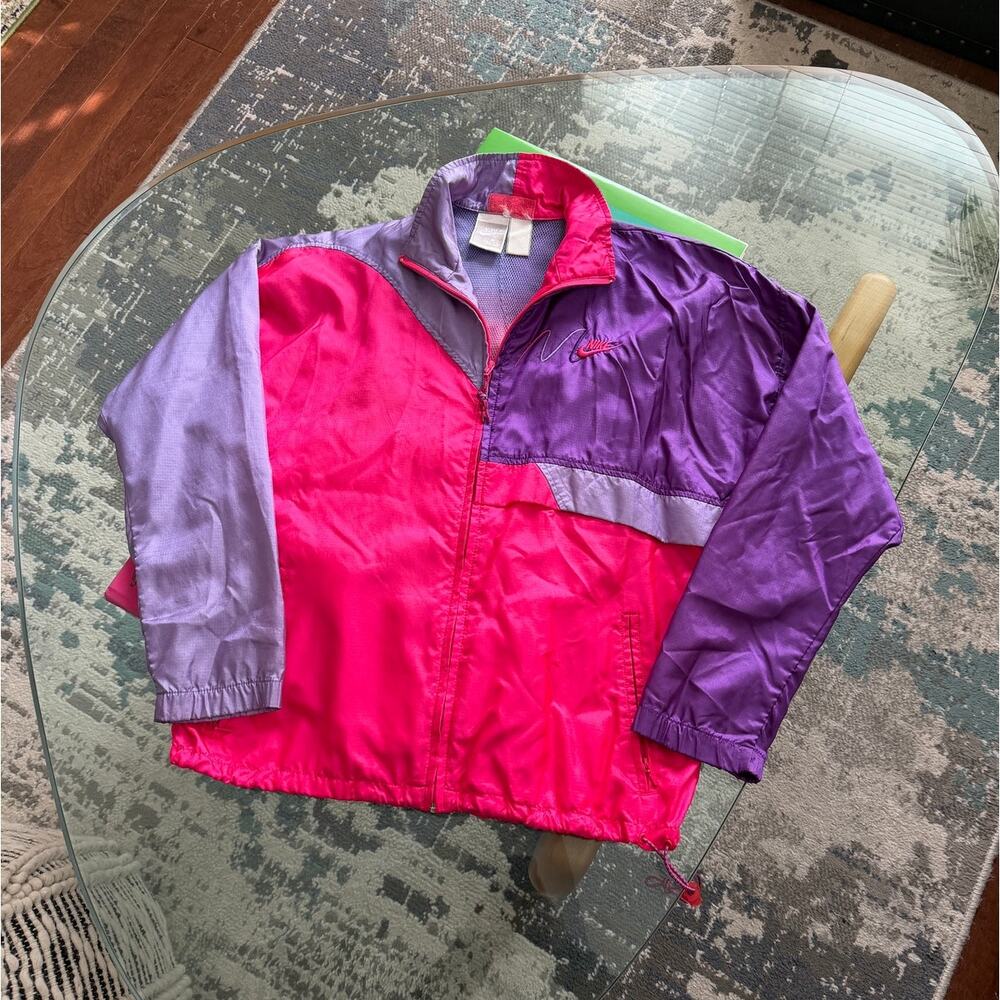 Nike 1990's Women's Windrunner Vintage Windbreaker Jacket